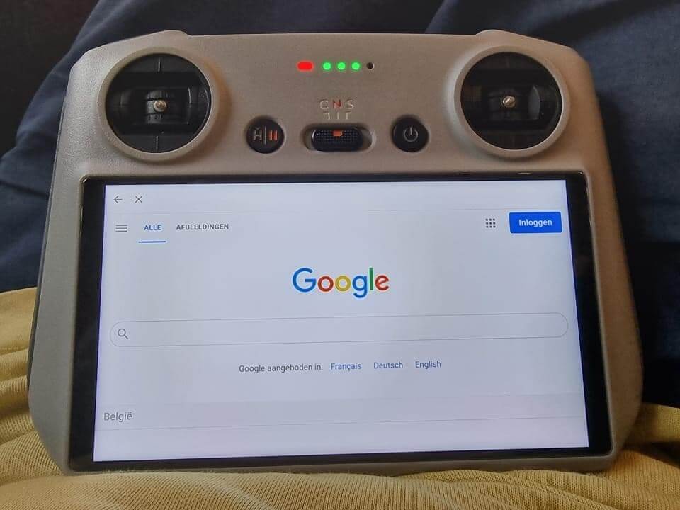 DJI RC met Google